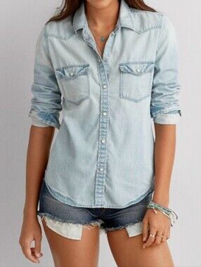 American Eagle Outfitters Button Down Shirt